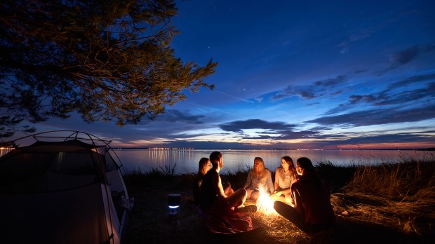 campfire-at-sunset-lake